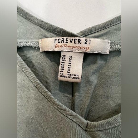 Forever 21 Blue Short Sleeve Top Size Medium - Picture 4 of 9